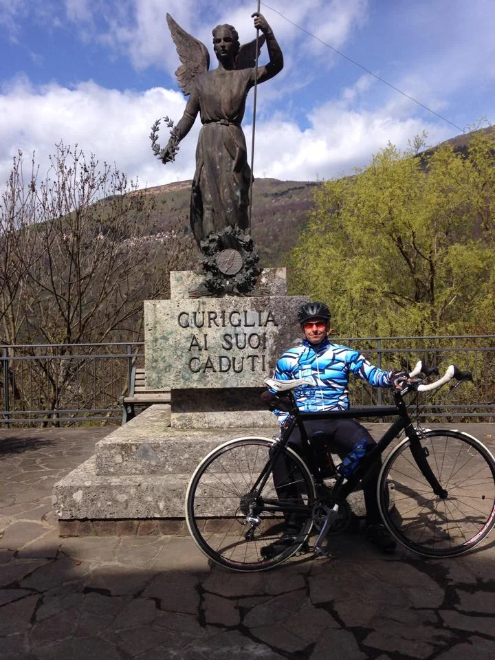 Ciclista Audax in montagna
